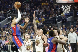 Gotovo, Detroit osvojio Istok!